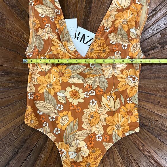 NEW ZARA MULTICOLOR FLORAL PRINTED SWIMSUIT BOHO FALL PRINT FLORAL Size S - Picture 2 of 8